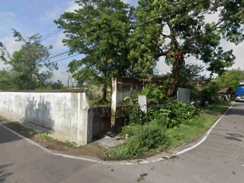 Tanah Luas 1.800m² Strategis Hoek Tengah Kota Solo