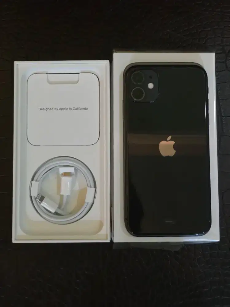 iPhone 11 64 GB Black ex Garansi Resmi Indonesia