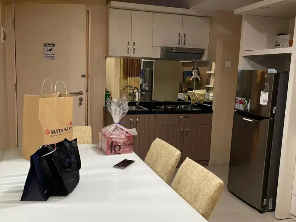 Disewakan apartemen Orchard 2 BR full furnish cantik 50jt/th lantai 10