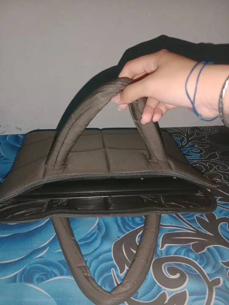 Tas Laptop Warna Hitam - HSC 2025