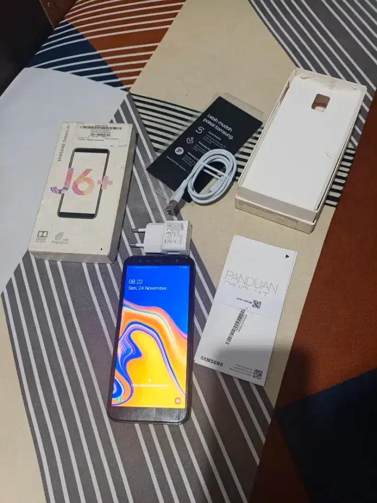 Samsung J6+ Ram 3/32gb sinyal 4G