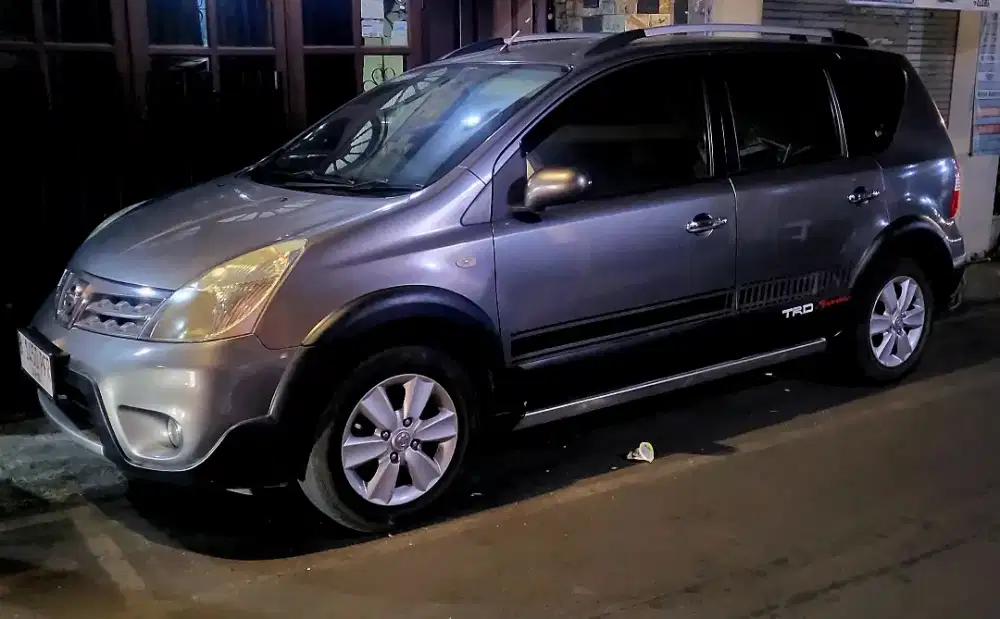 Jual cepat Livina Xgear 2010 at terawat tinggal pakai mau ganti mobil
