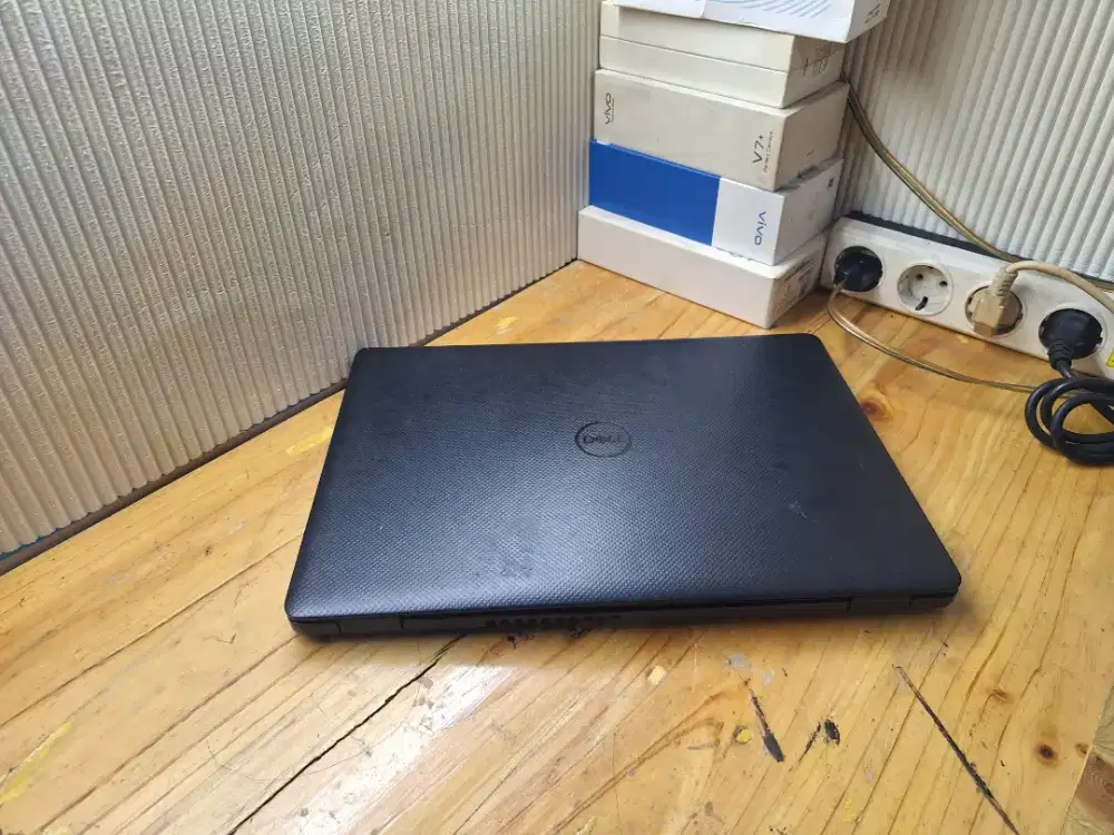 Laptop dell Vostro 3490