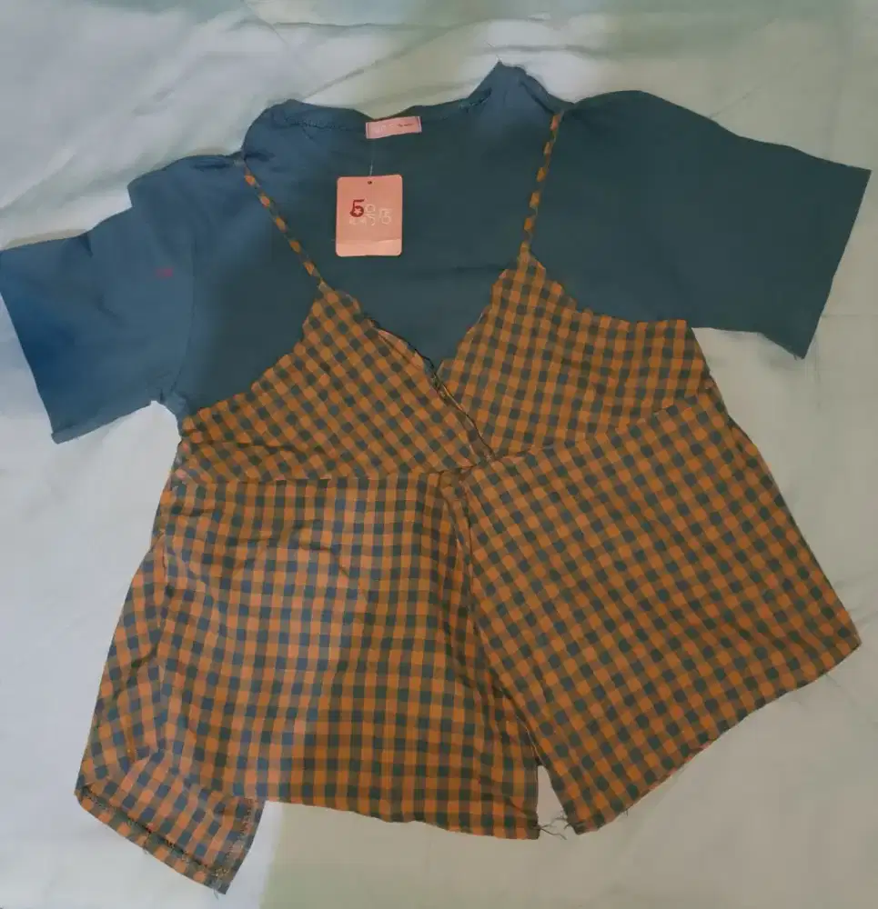 Korean Look! Kaos Kombinasi Outer Kotak-Kotak Casual Trendy