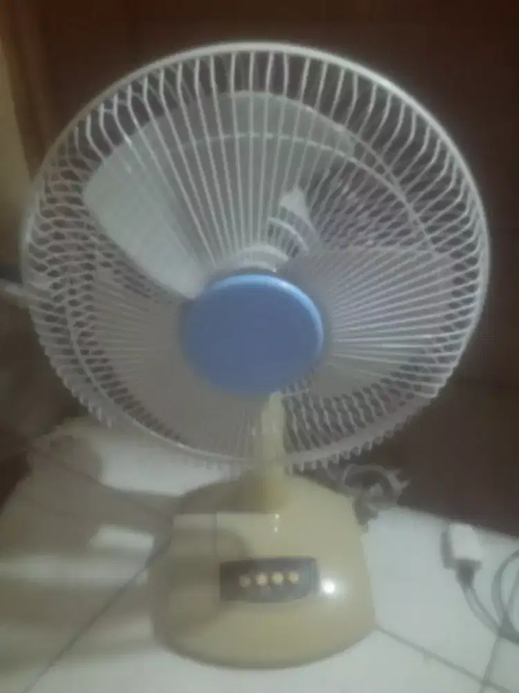 Kipas angin meja 12 inch merk cosmos normal siap pakai nego tipis