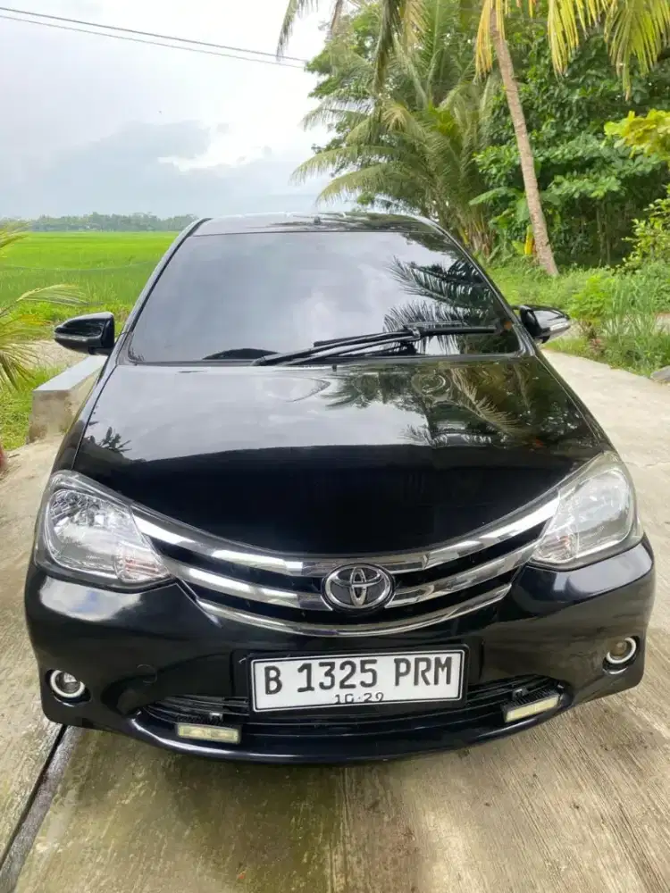 Etios valco hitam