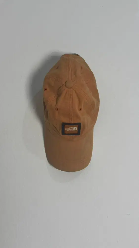 Topi The North Face Logo Patch - Outdoor Adventure Style!