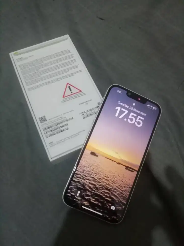 Iphone 13 white Fullset 128GB garansi on IBOX PA/A fastt !