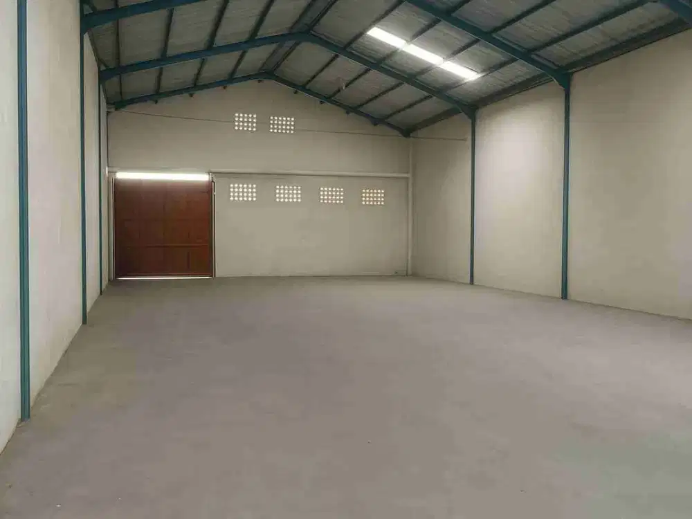 Di sewakan baru murah dkt fly over Palur