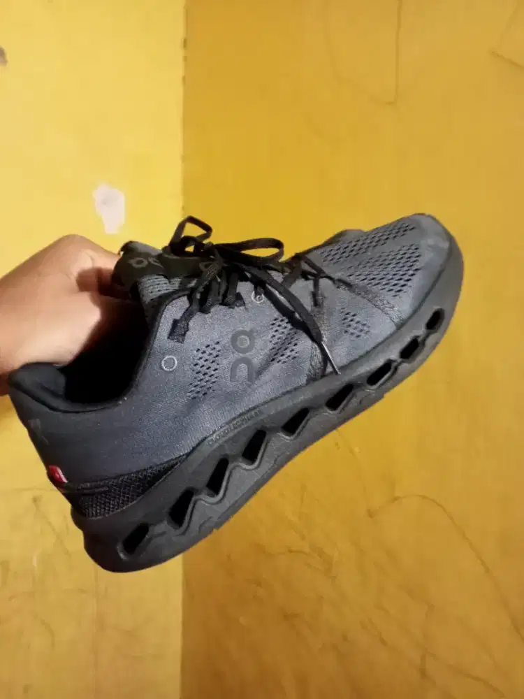 jual sepatu on cloudsurfer 2