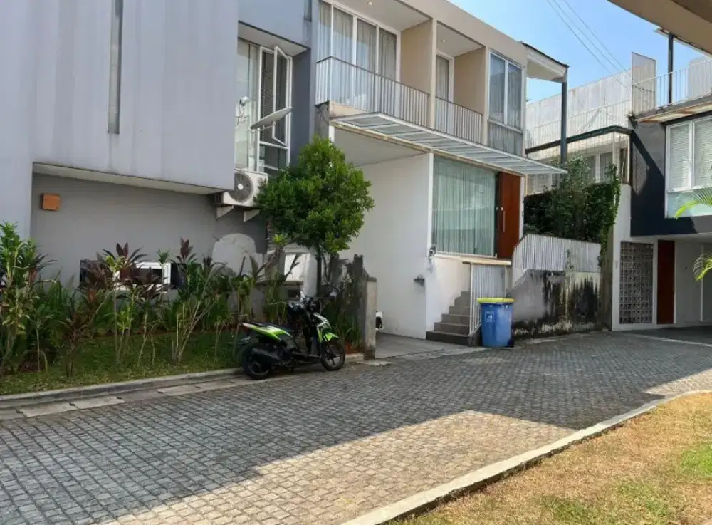 Dijual Rumah Bagus Siap Huni di Mampang Jakarta Selatan