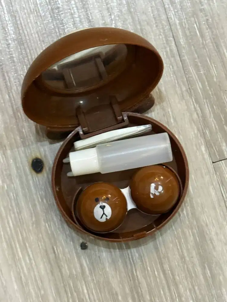 Tempat softlens bear coklat