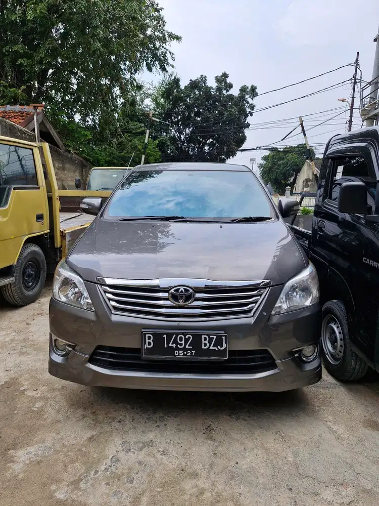 Toyota Kijang Innova 2012 Bensin