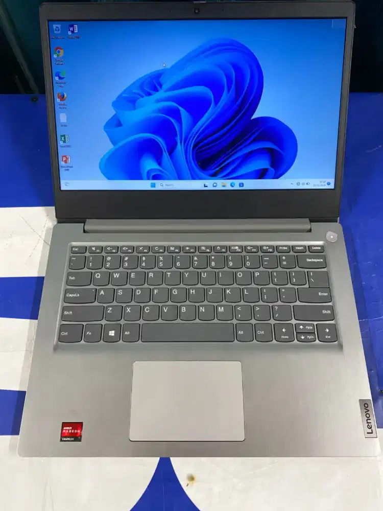 Laptop lenovo 81Wo