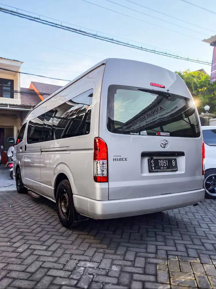 Harga cash Paling Murah HiAce 2.5 Commuter MT 2022 PMK ( 2021 )