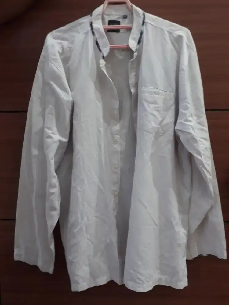 Baju atasan kemeja putih