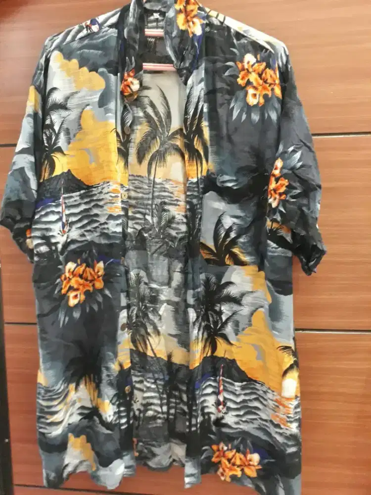 Baju atasan pantai