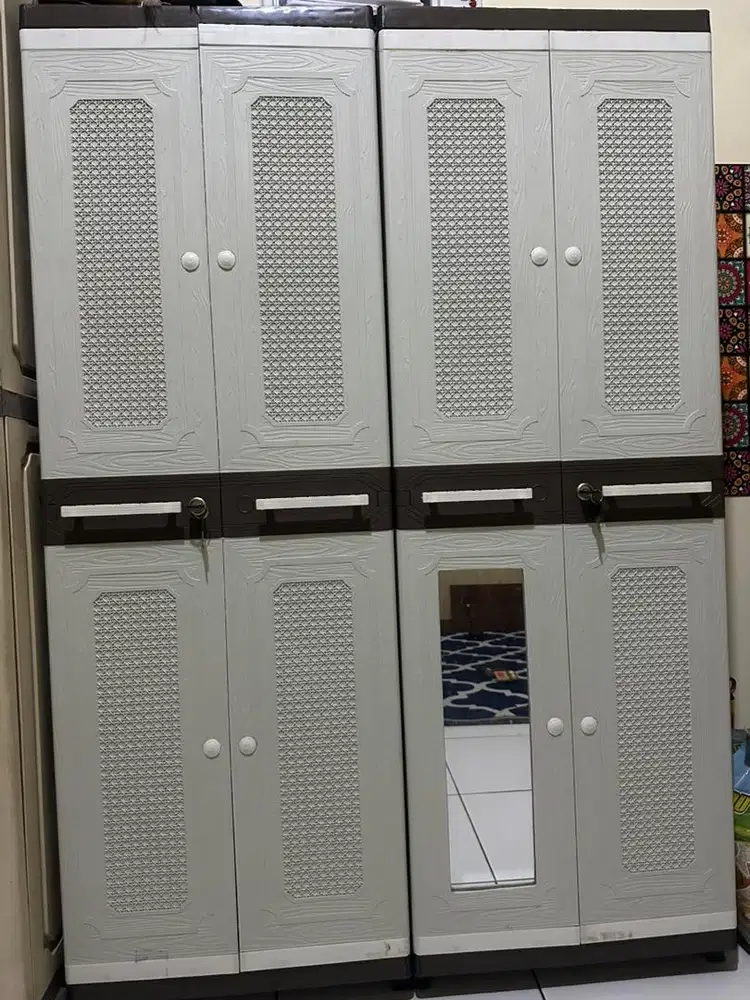 FS Lemari baju plastik