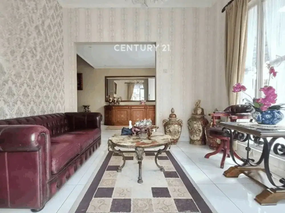 Rumah Rapi Terawat Dengan Kolam Renang Emerald Bintaro Jaya  5745