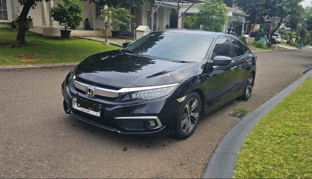 Dijual mobil Civic Turbo 2019 hitam nomor cantik siap pakai