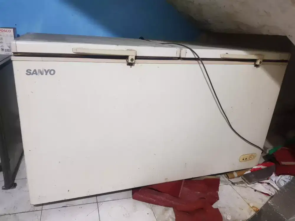Frizer box sanyo ukuran 600L