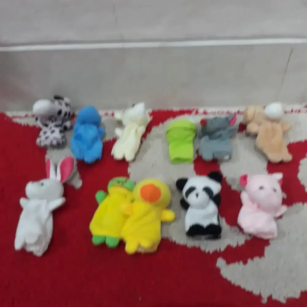 Boneka anak macam macam
