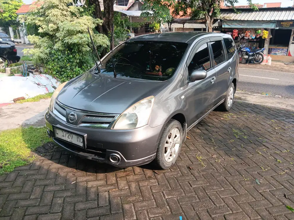 Nissan Grand livina 2012 Bensin