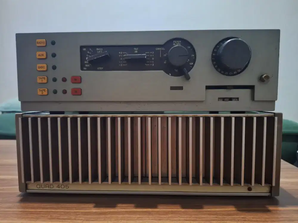 Quad power amp 405 Quad preamp 44