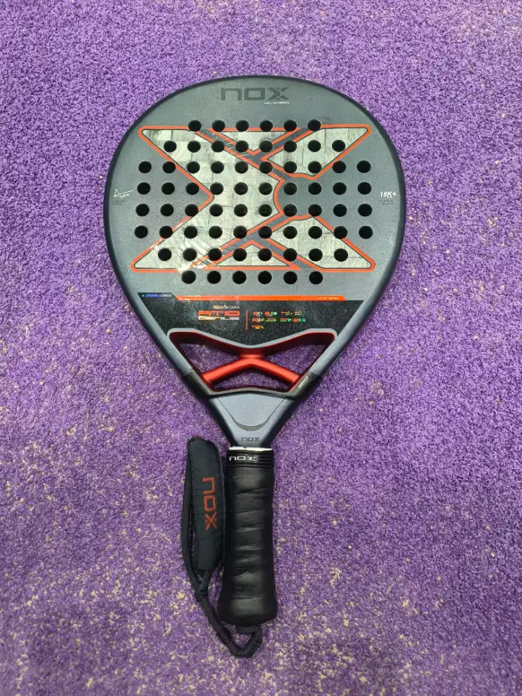 Raket Padel NOX AT10 Genius 18K Carbon 2025 Agustin Tapia