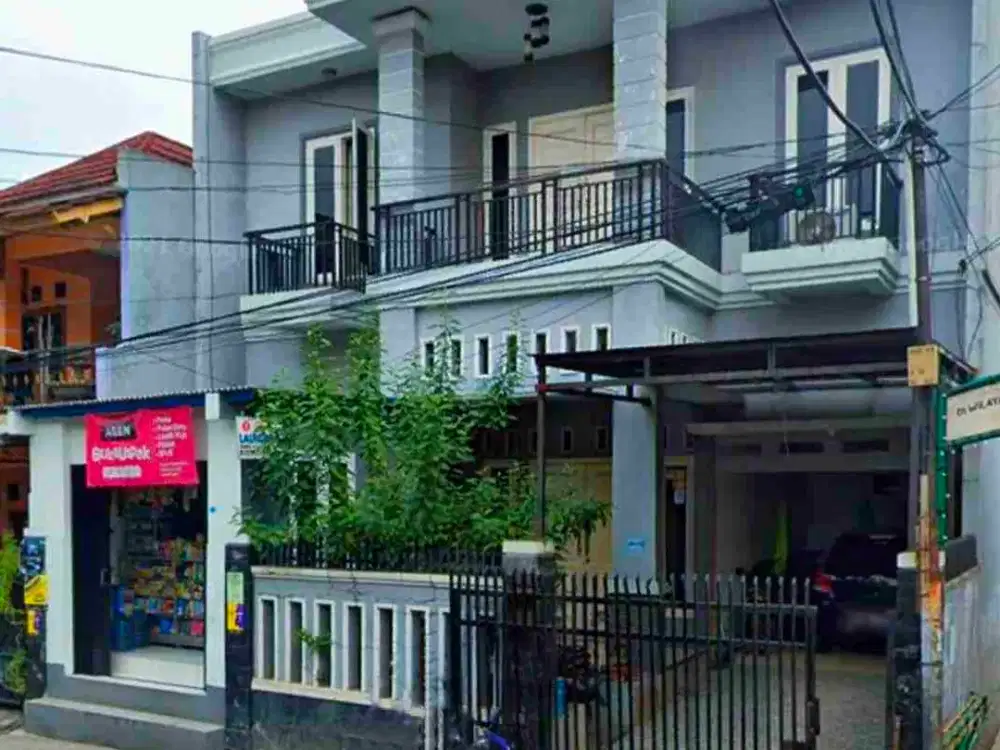 JUAL CEPAT RUMAH 2 LANTAI BERIKUT KIOS USAHA DI HALIM JAKARTA TIMUR