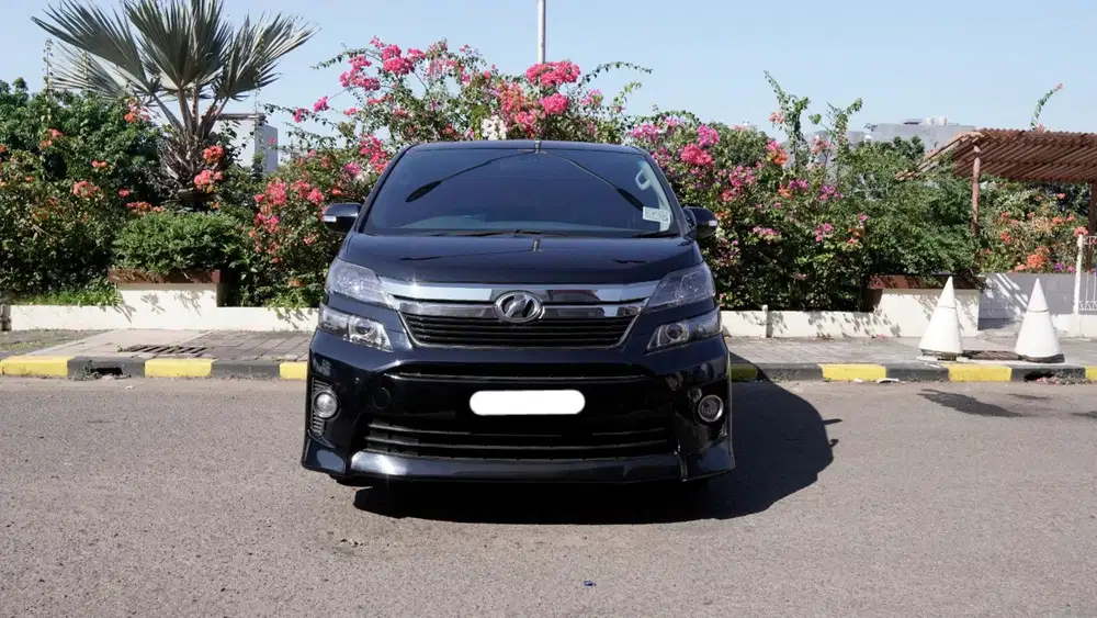 Km52rb toyota vellfire z golden eye 2014 hitam sunroof