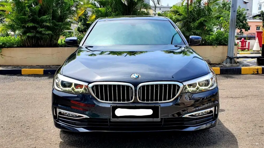 Km16rban bmw 530i luxury limousine 2017 hitam