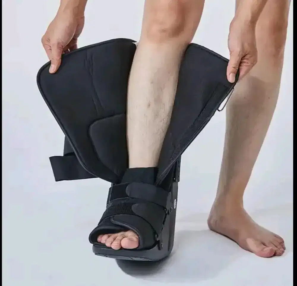 Sepatu Medis / Orthopedic patah tulang kaki /keseleo / otot ligament