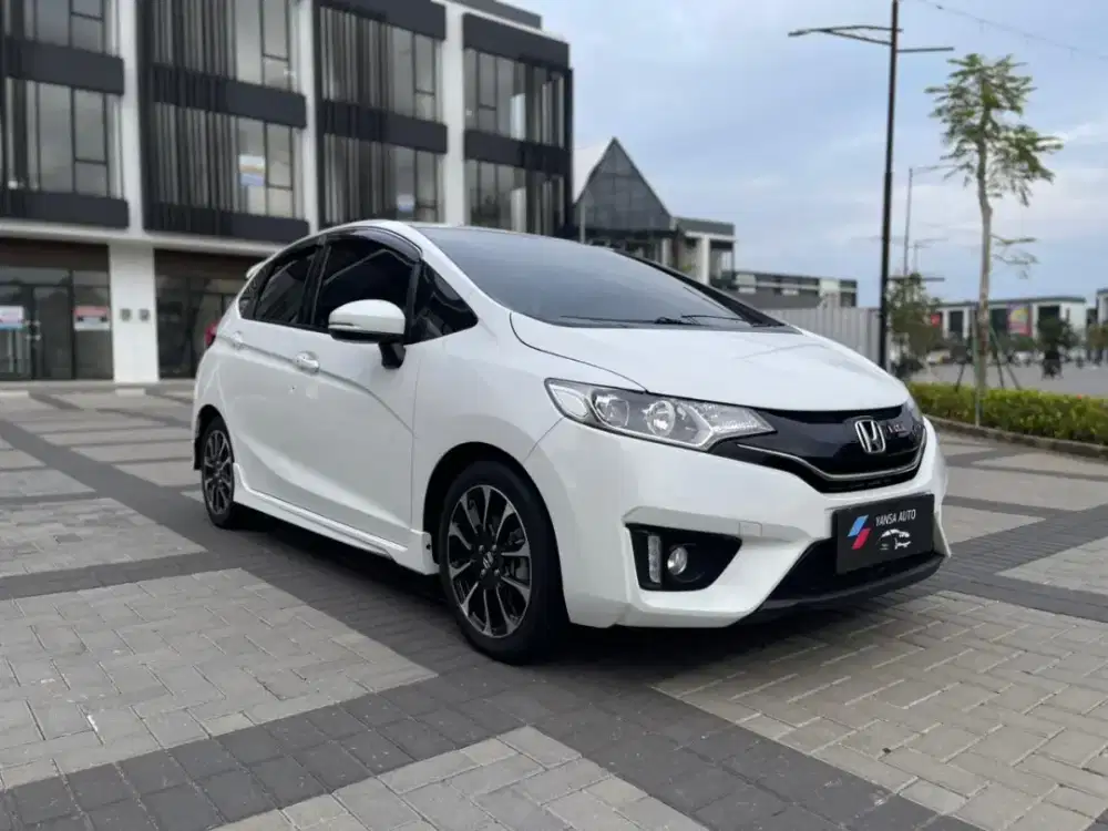 HONDA JAZZ RS AT 2016,ISTIMEWA
