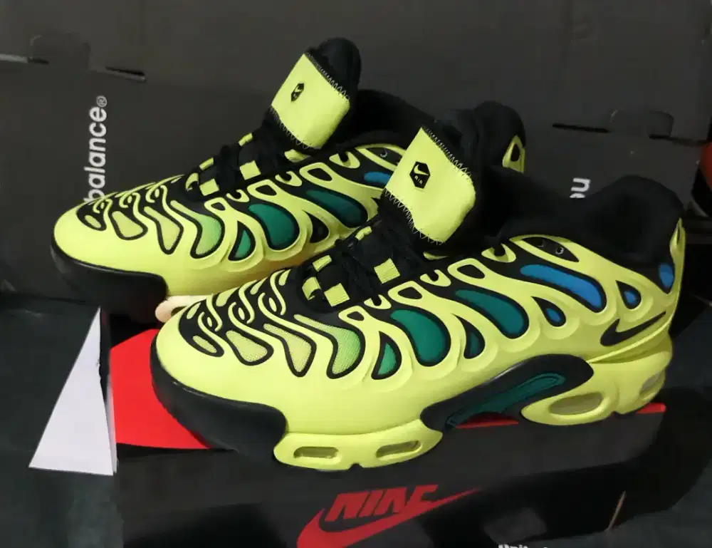 Sepatu Nike Air Max Plus Drift. 