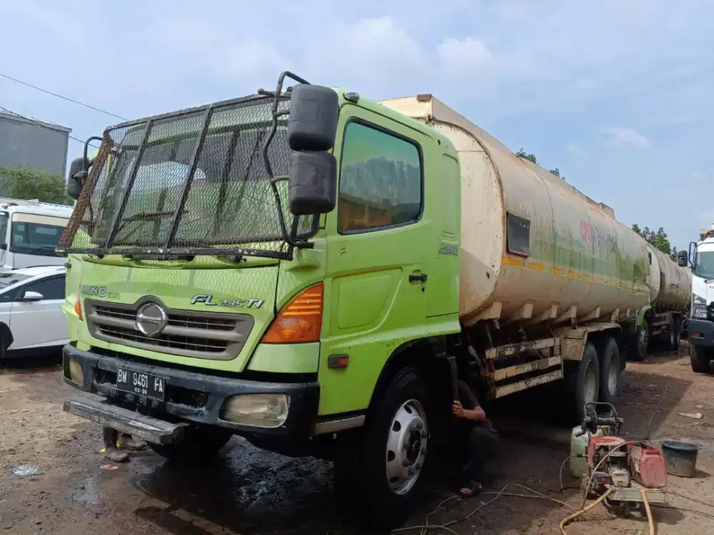 TRUK TANKI HINO LOHAN FL 235 JN 24 KL