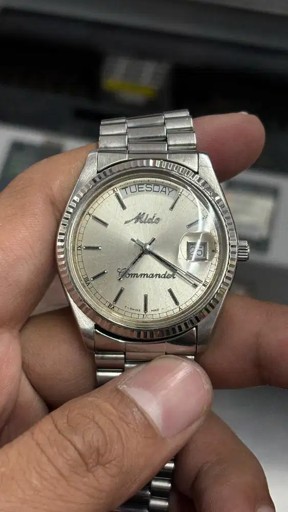 Jam tangan mido president