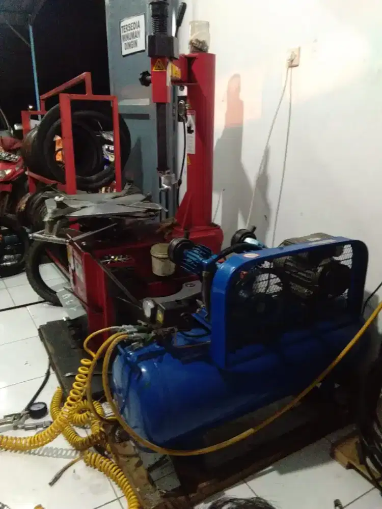 Di Cari Montir toko Ban Mobil