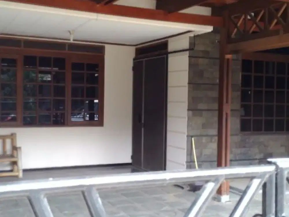 rumah urah harga di bawah pasar siap huni akses jalan besar