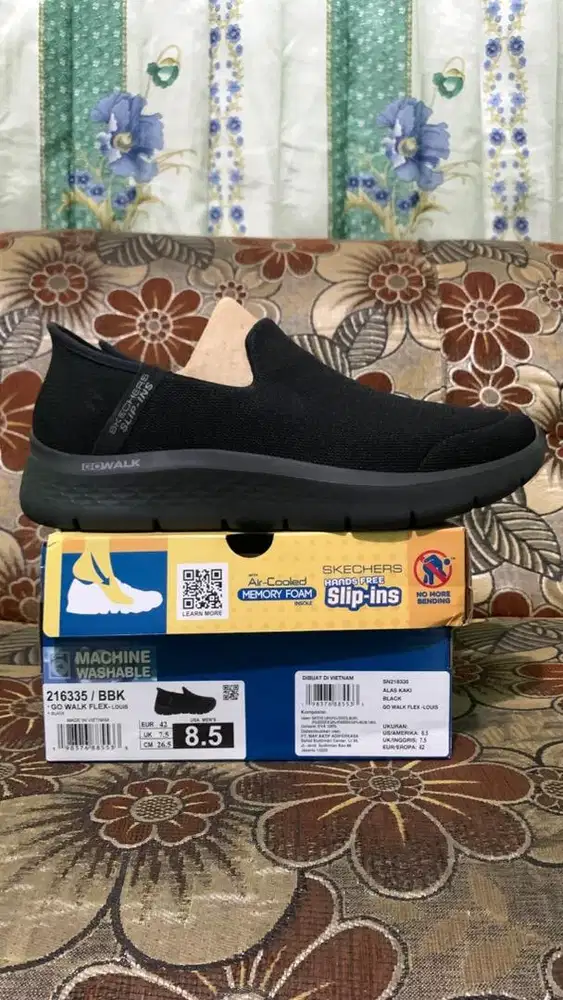 sepatu skechers