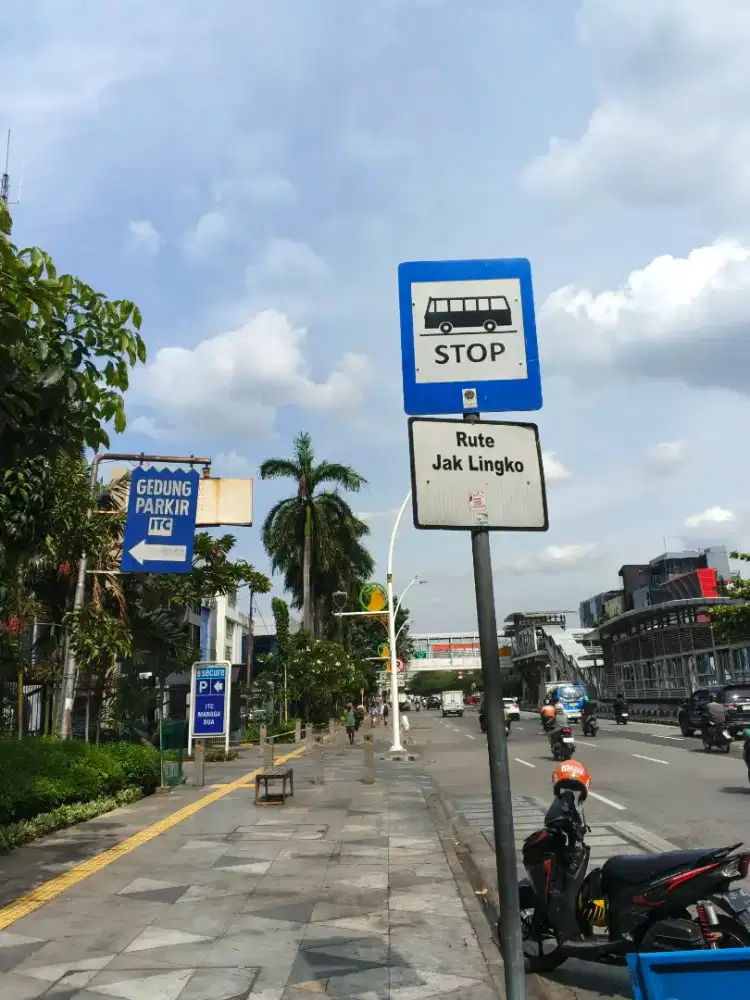 MENCARI LOWONGAN PEKERJAAN / info loker