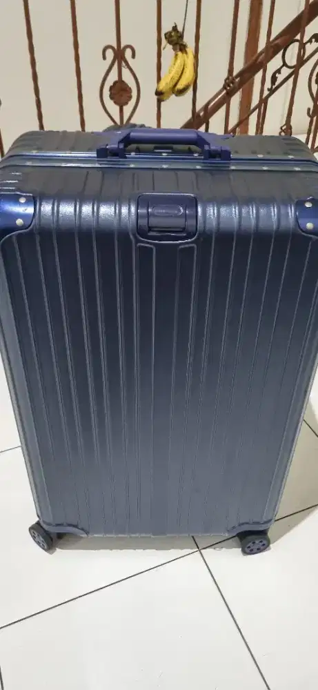 Koper larga size biru beli di jepang