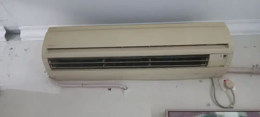 Ac daikin bekas kantor