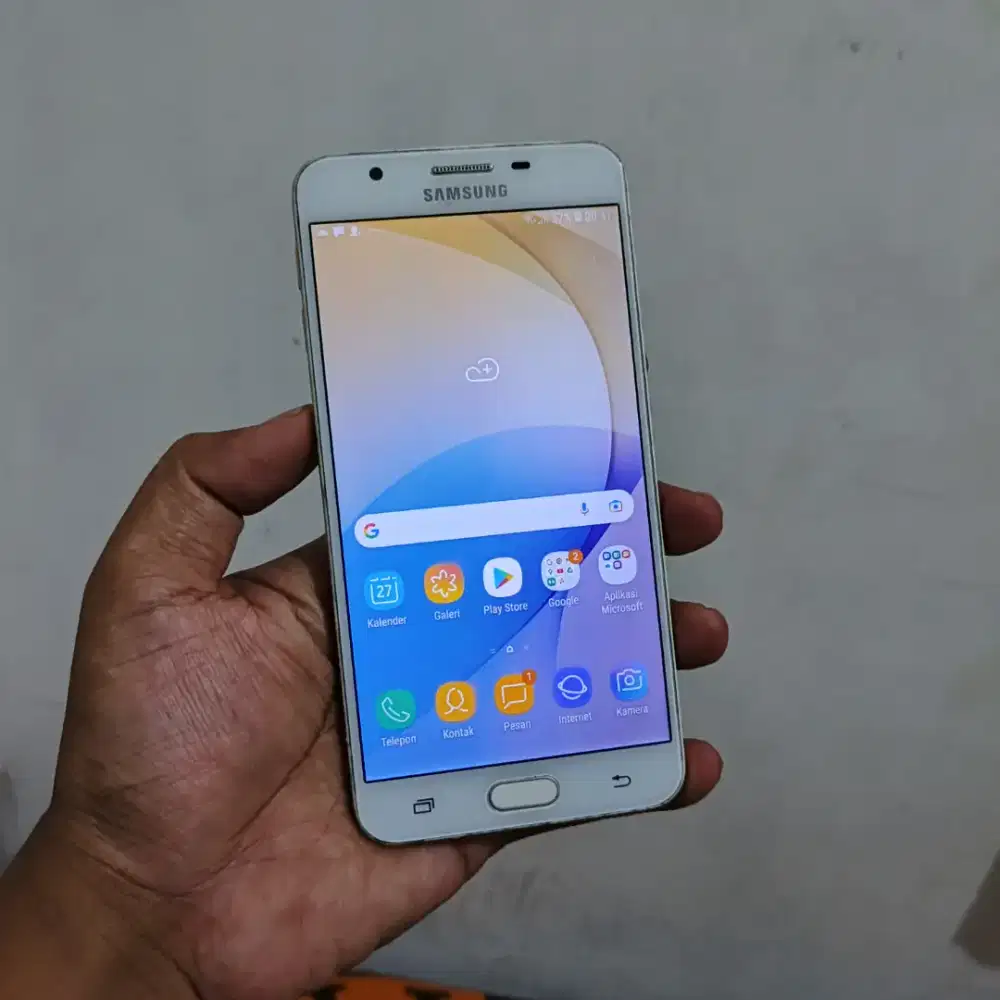 Samsung j7 prime ram 3/32