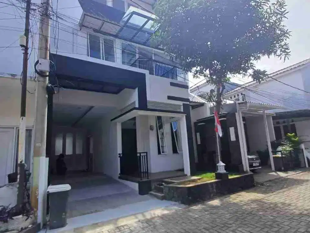 rumah baru 2 lantai siap huni, lokasi dan akses strategis