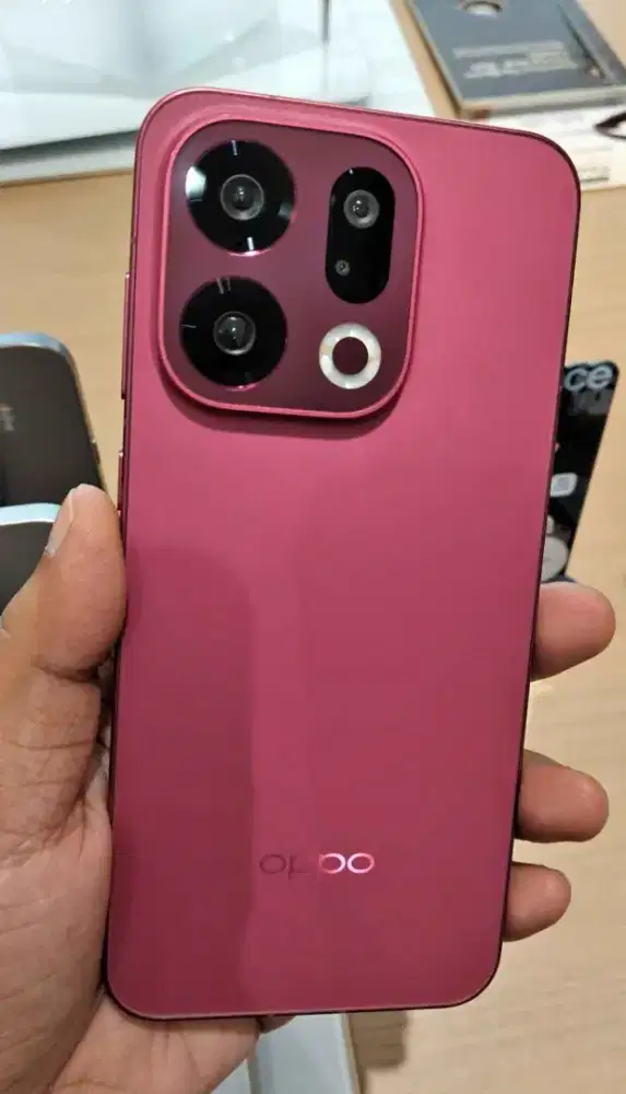 Find x9 12/256 hp dan charger