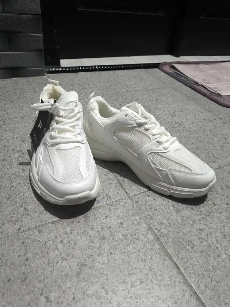 Sepatu sporty Paulmay