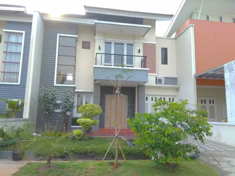DISEWAKAN RUMAH 2 LANTAI DI CLUSTER HELICONIA HARAPAN INDAH BEKASI