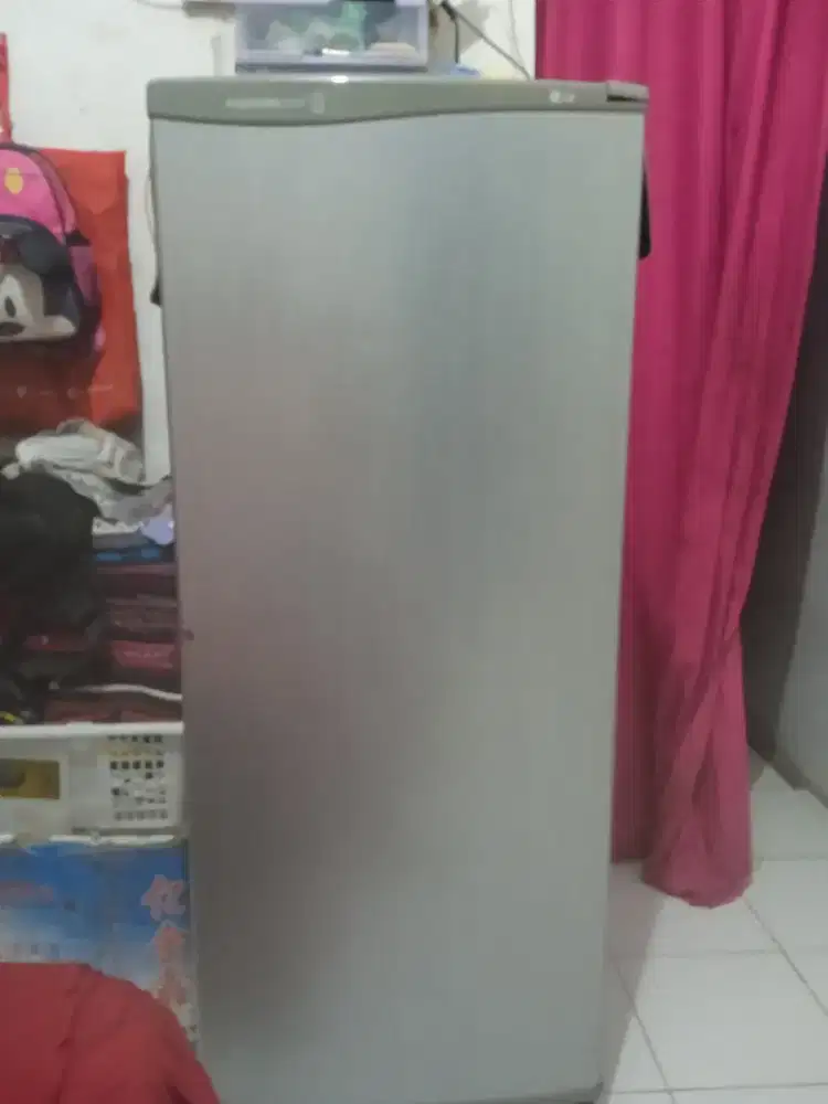 Di jual aja kulkas 1 pintu