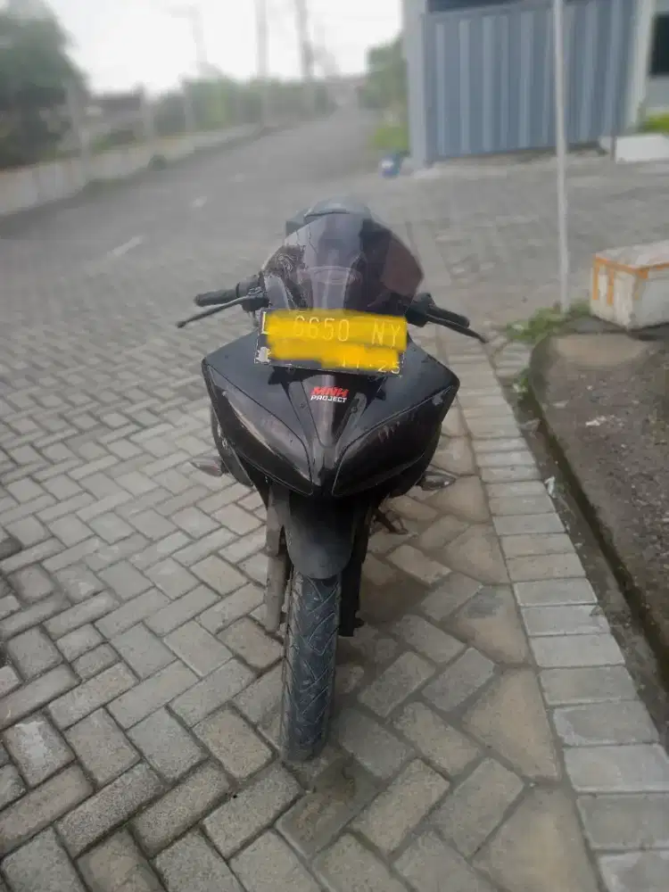 Yamaha R15 standart 150 cc tahun 2015 plat no L